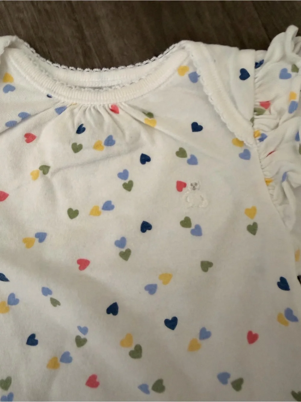 GAP White Long-Sleeve Bodysuit with Multicolor Heart Print Size 3-6 months